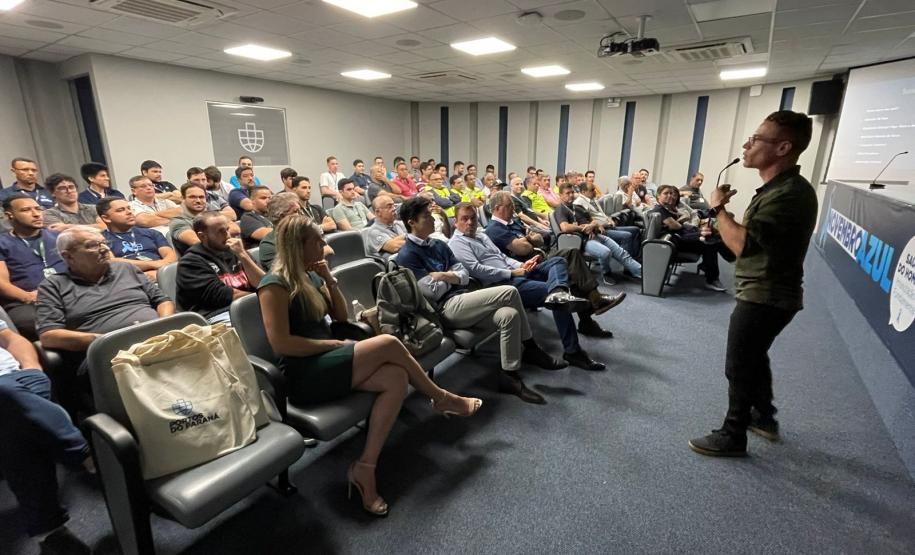 Colaboradores da Portos do Paraná lotam auditório em evento do Novembro Azul
