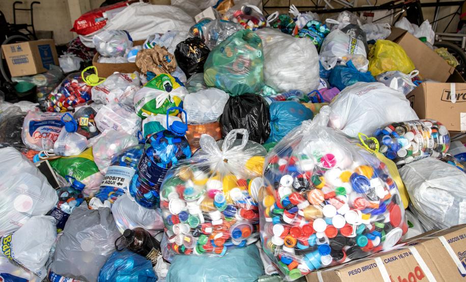 Portos do Paraná arrecada meia tonelada de tampinhas para o Lar Perseverança