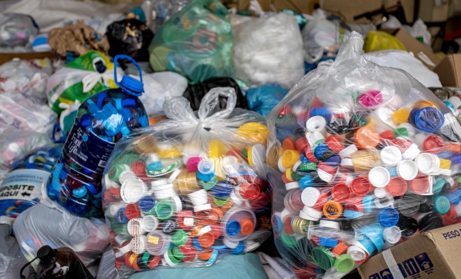 Portos do Paraná arrecada meia tonelada de tampinhas para o Lar Perseverança