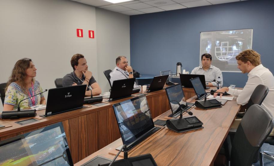 Portos do Paraná estreita ligação com a Holanda por energia verde