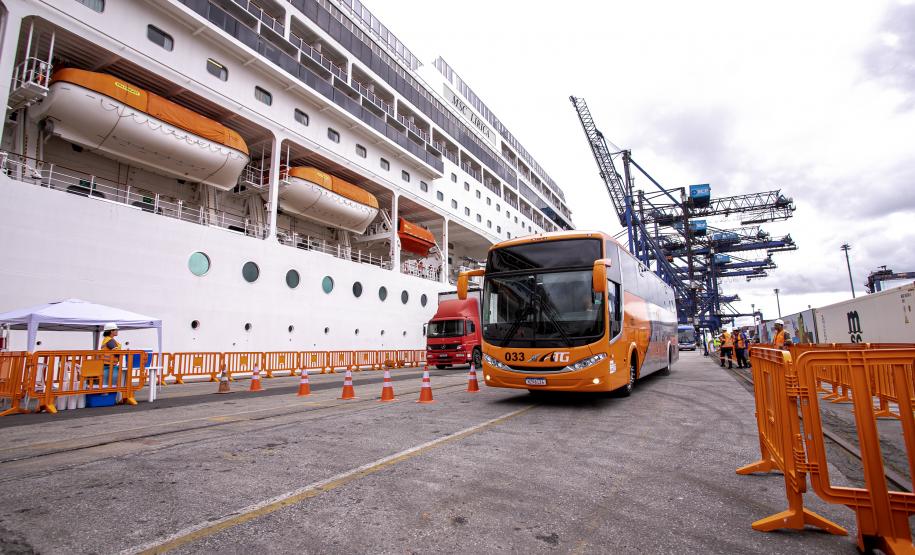 Temporada de cruzeiros já trouxe 21,7 mil turistas para o litoral paranaense
