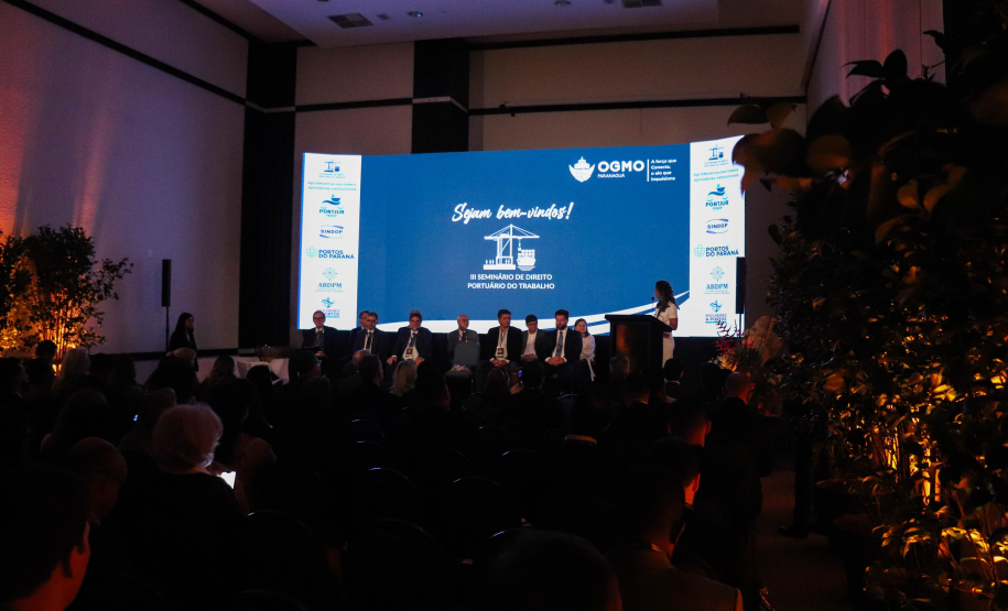 Evolução constante da Portos do Paraná é destaque em seminário sobre direito portuário