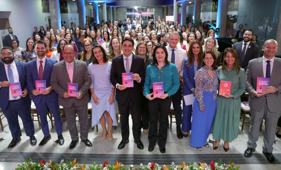 Portos do Paraná contribuí com guia contra assédio no setor aquaviário