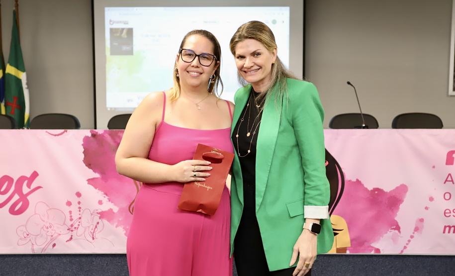 Colaboradoras da Portos do Paraná participam de evento sobre o sagrado da mulher