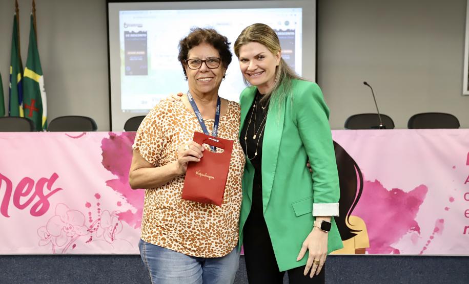 Colaboradoras da Portos do Paraná participam de evento sobre o sagrado da mulher