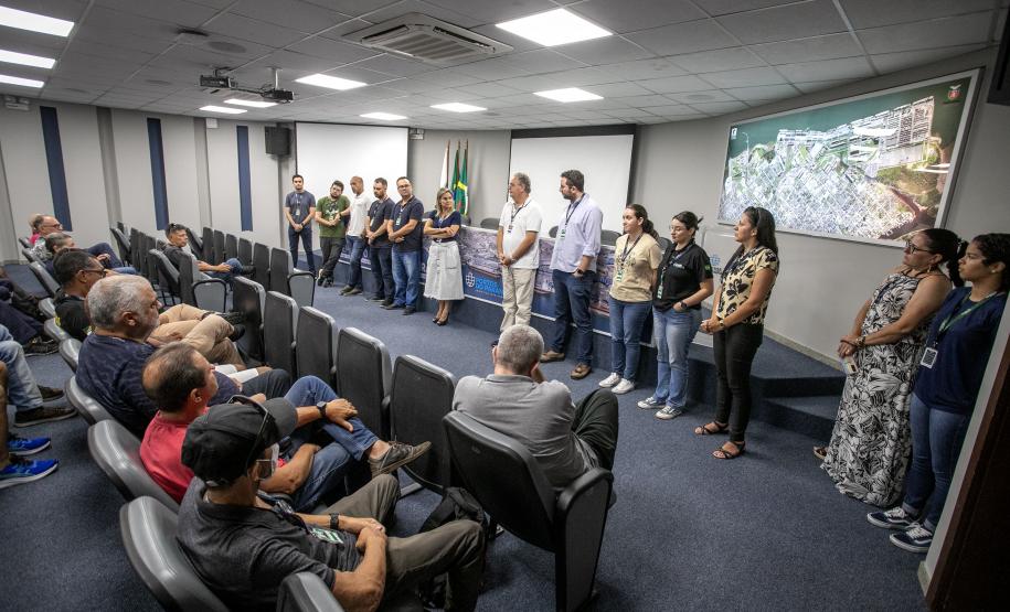 Desligamento de 28 portuários pelo PDI da Portos do Paraná é marcado pela emoção