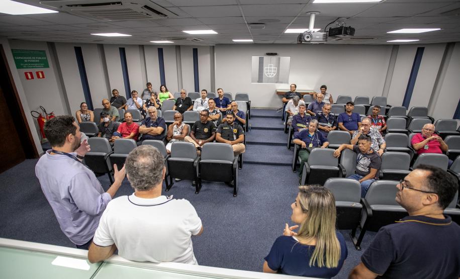 Desligamento de 28 portuários pelo PDI da Portos do Paraná é marcado pela emoção