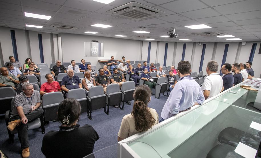 Desligamento de 28 portuários pelo PDI da Portos do Paraná é marcado pela emoção