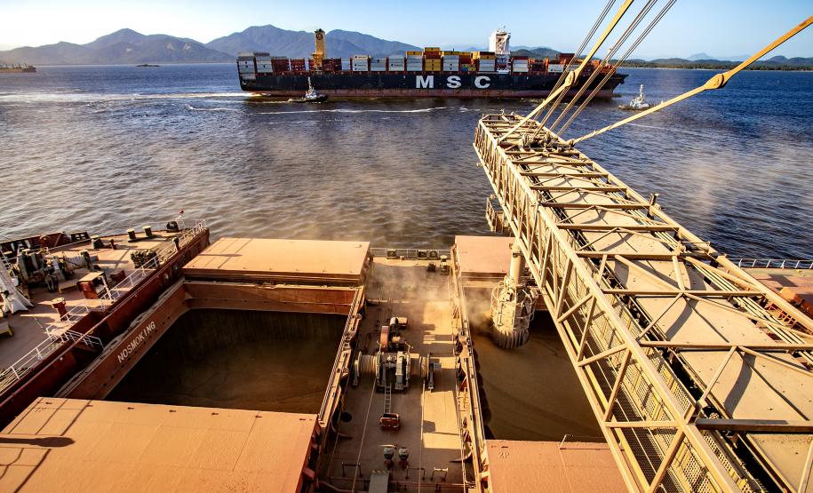 Portos paranaenses registram recorde de movimentação em fevereiro