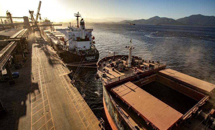 Portos paranaenses registram recorde de movimentação em fevereiro