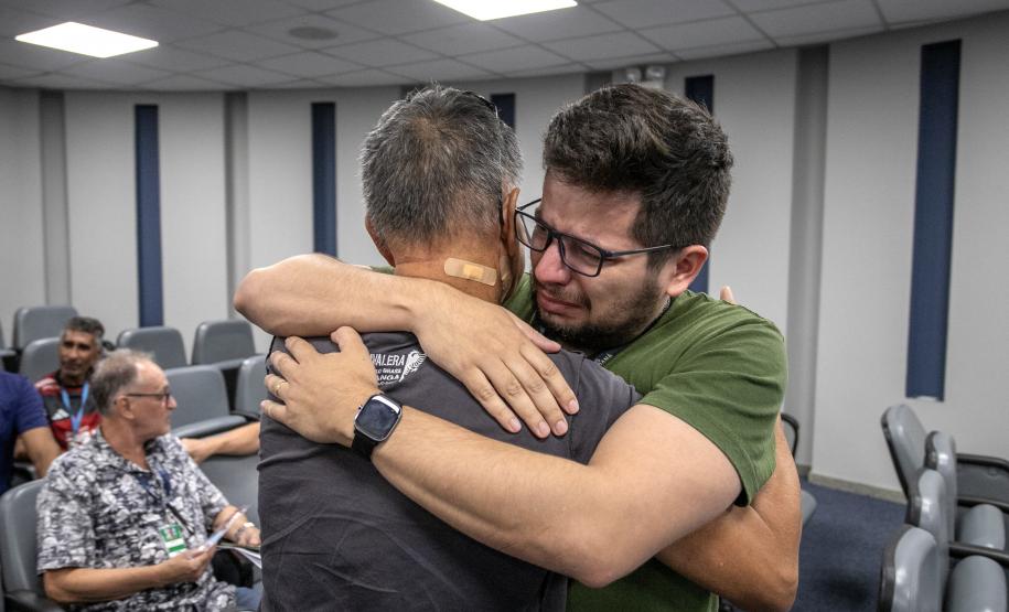 Desligamento de 28 portuários pelo PDI da Portos do Paraná é marcado pela emoção