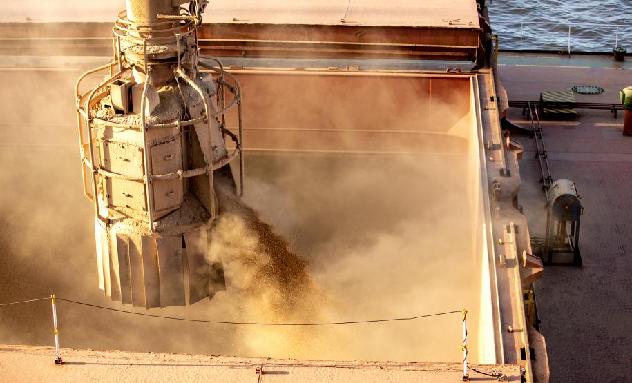 Porto de Paranaguá é primeiro lugar nacional em movimentação para exportação de soja