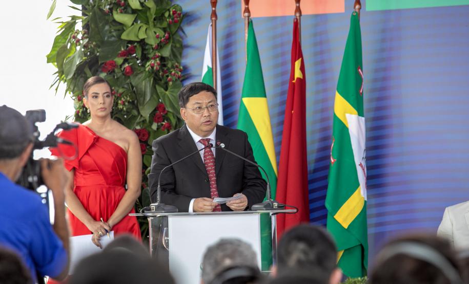 Com atracação de porta-contêiner chinês, Paranaguá estreia nova rota marítima
