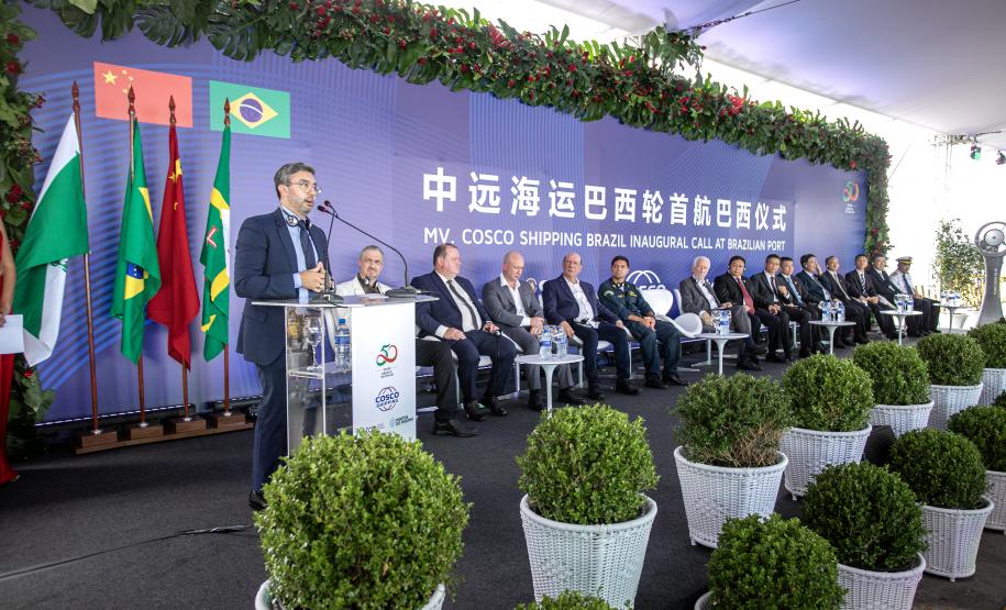 Com atracação de porta-contêiner chinês, Paranaguá estreia nova rota marítima