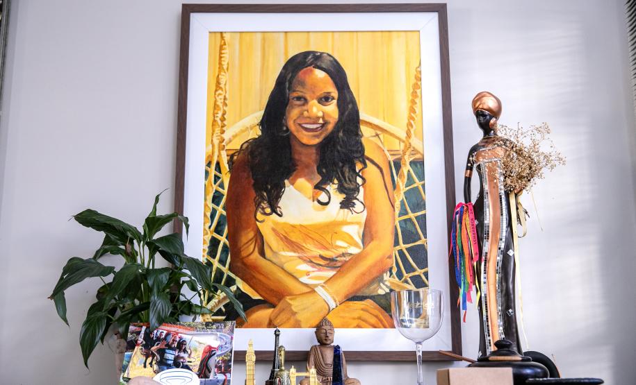 Guarda portuário vai expor ‘Monalisa parnanguara’ no Louvre