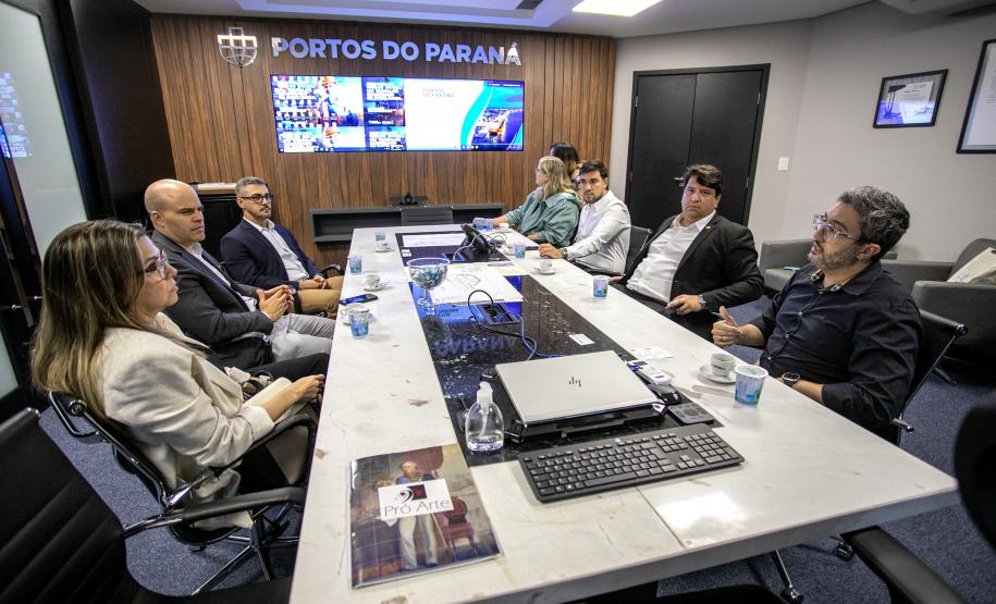 Estados Unidos e Paraná estreitam diálogo durante visita ao Porto de Paranaguá