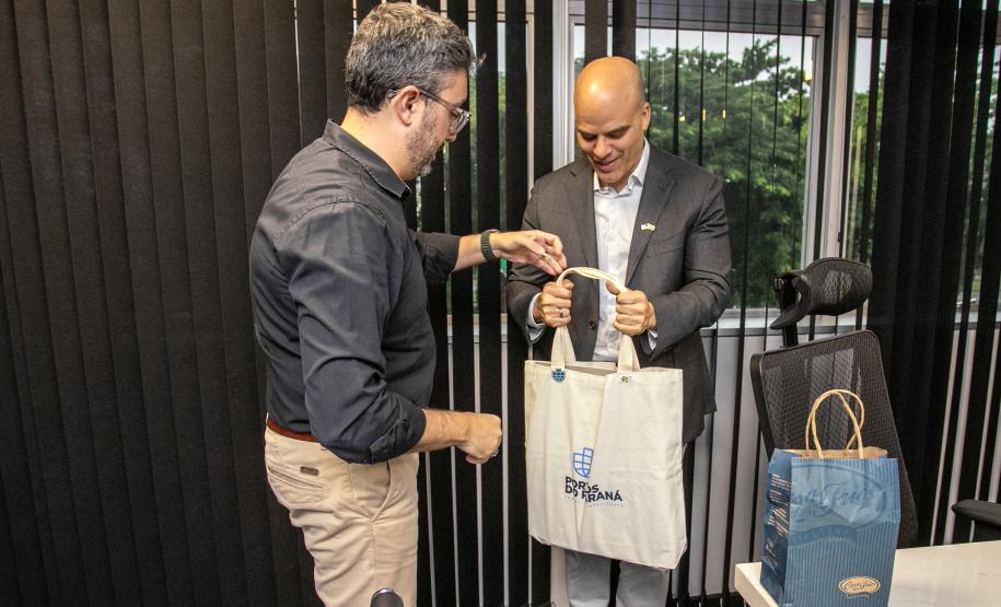 Estados Unidos e Paraná estreitam diálogo durante visita ao Porto de Paranaguá