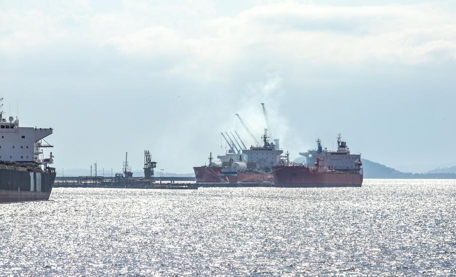 Portos paranaenses registram recorde de movimentação em fevereiro