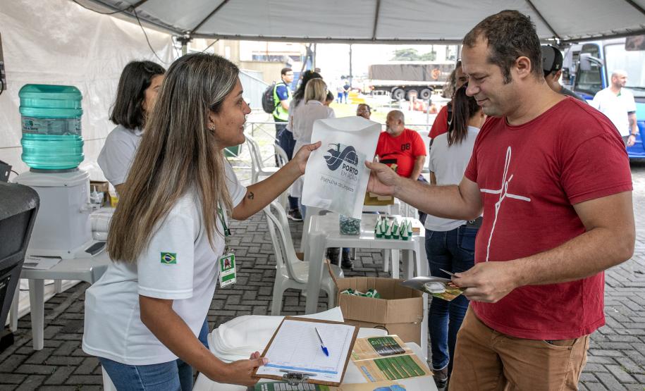 Mais de mil trabalhadores portuários participam do Abril Verde da Portos do Paraná