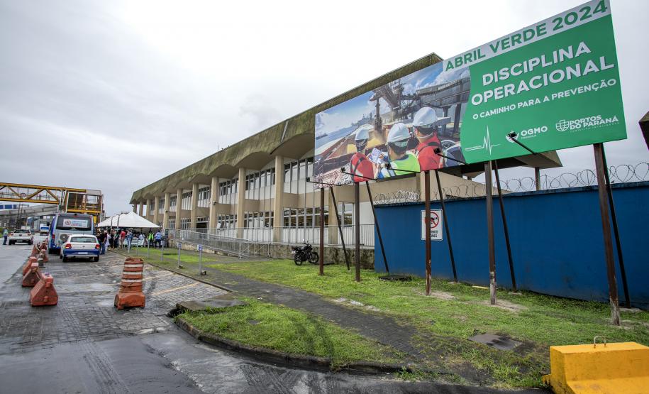 Mais de mil trabalhadores portuários participam do Abril Verde da Portos do Paraná