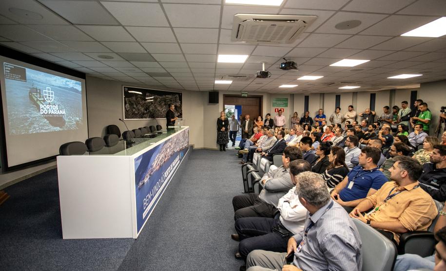 Portos do Paraná promove palestra com diplomata do Ministério das Relações Exteriores