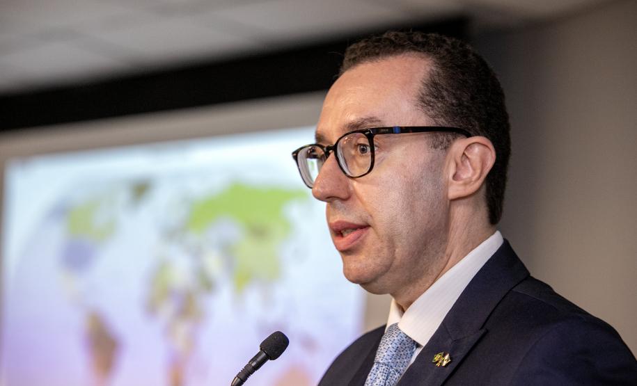 Portos do Paraná promove palestra com diplomata do Ministério das Relações Exteriores