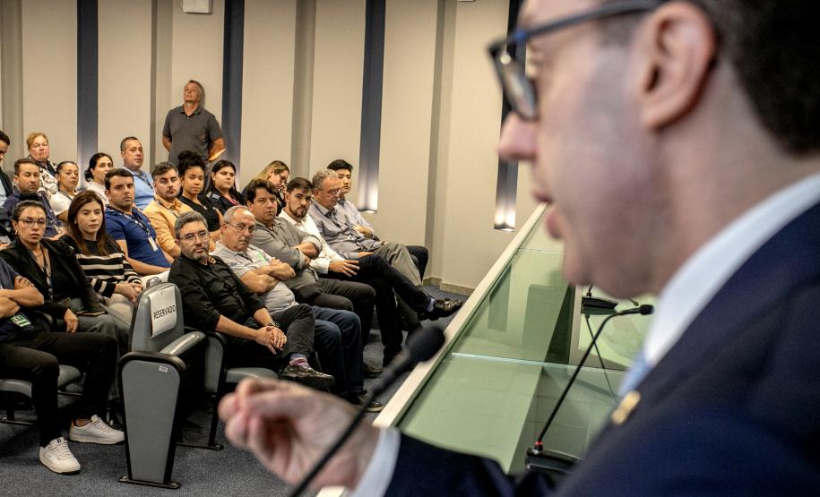 Portos do Paraná promove palestra com diplomata do Ministério das Relações Exteriores