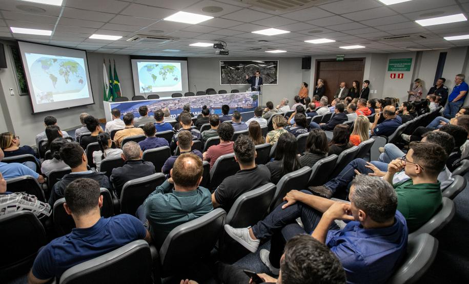 Portos do Paraná promove palestra com diplomata do Ministério das Relações Exteriores