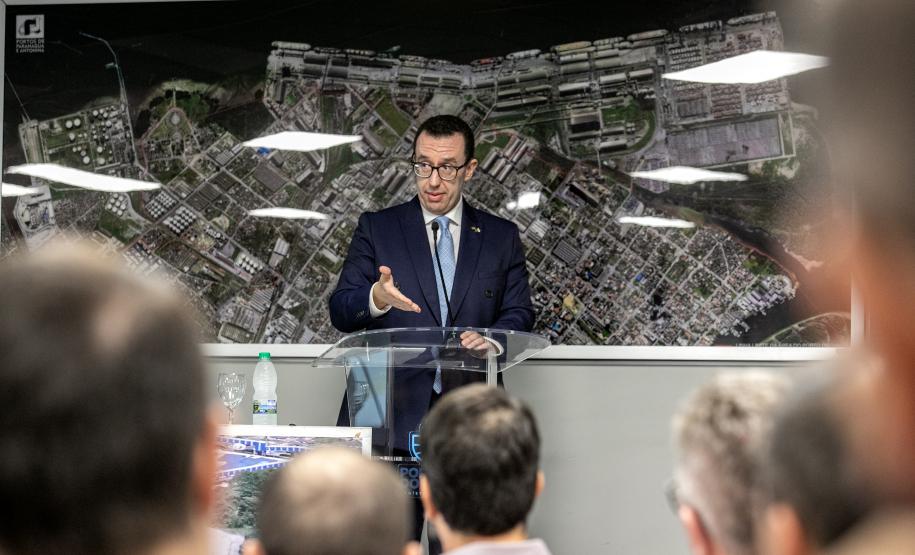 Portos do Paraná promove palestra com diplomata do Ministério das Relações Exteriores
