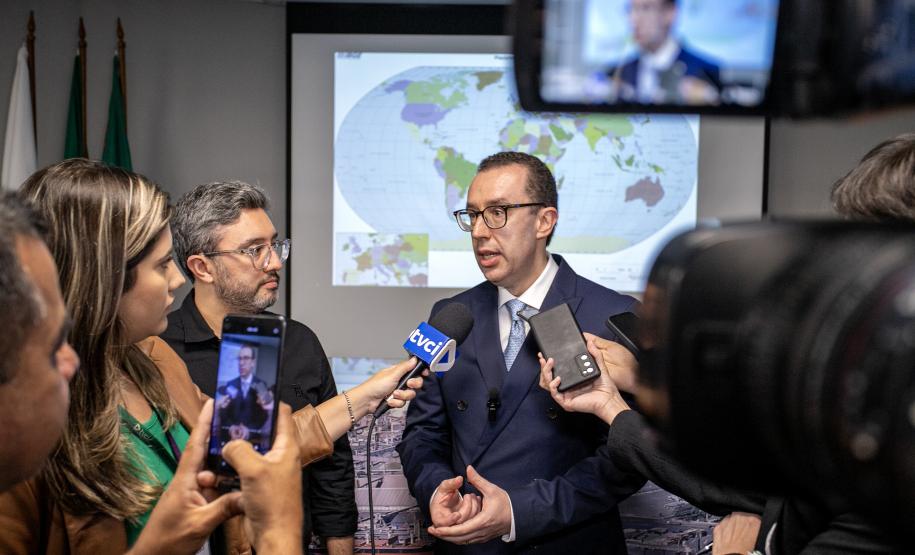 Portos do Paraná promove palestra com diplomata do Ministério das Relações Exteriores