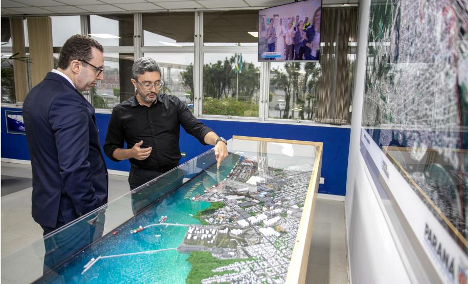 Portos do Paraná promove palestra com diplomata do Ministério das Relações Exteriores