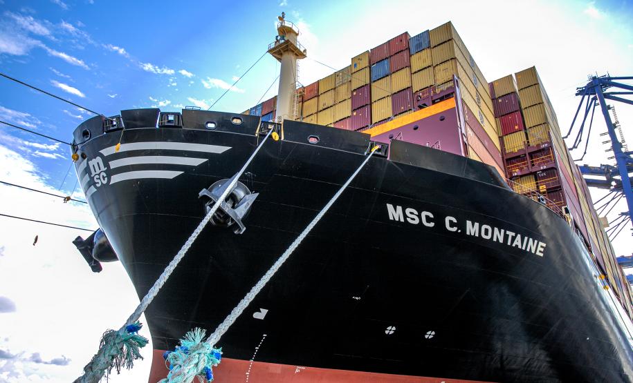 Porto de Paranaguá recebe maior navio da história do Paraná em capacidade