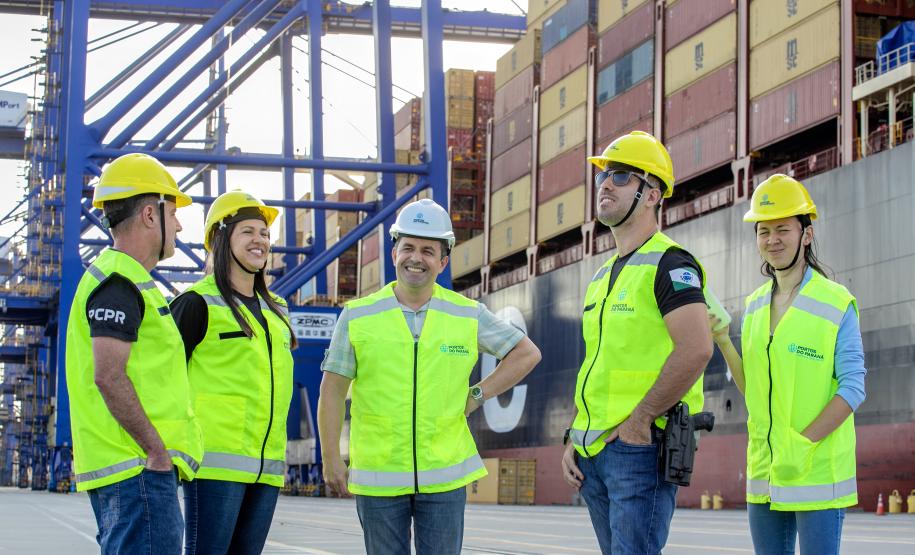 Delegacia de Proteção ao Meio Ambiente visita o Porto de Paranaguá