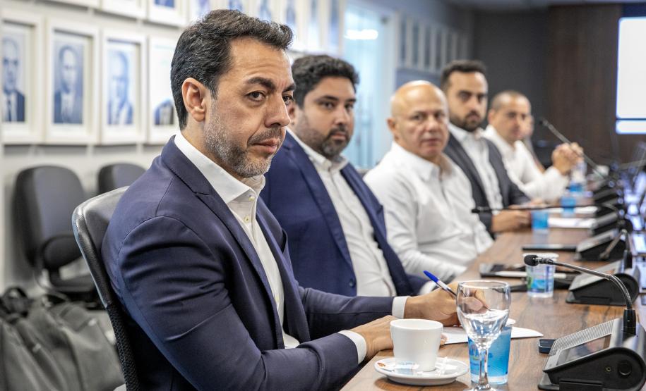 Portos do Paraná e de Santos assinam carta de intenções