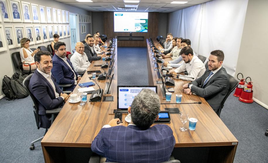 Portos do Paraná e de Santos assinam carta de intenções