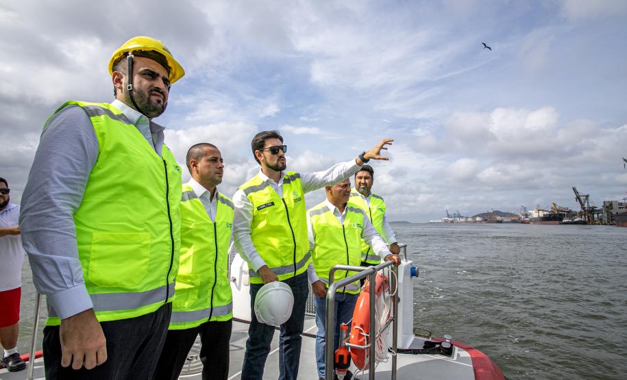 Portos do Paraná e de Santos assinam carta de intenções