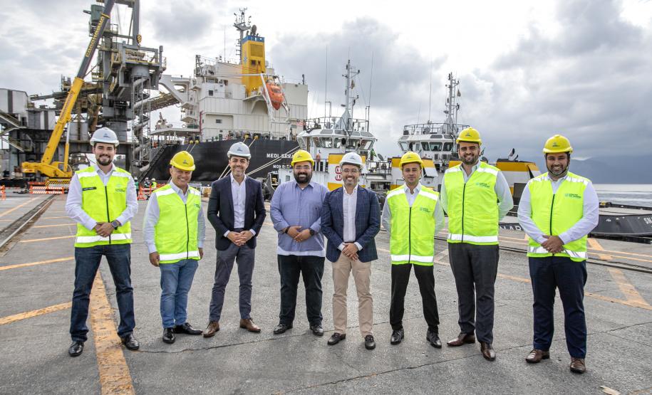 Portos do Paraná e de Santos assinam carta de intenções