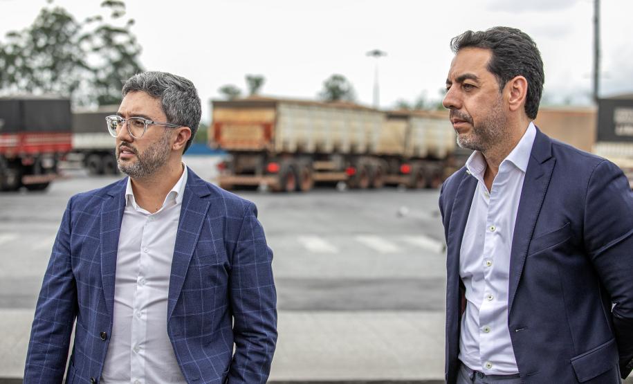 Portos do Paraná e de Santos assinam carta de intenções