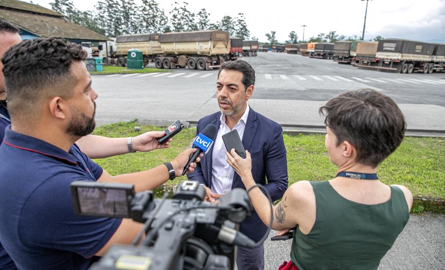 Portos do Paraná e de Santos assinam carta de intenções