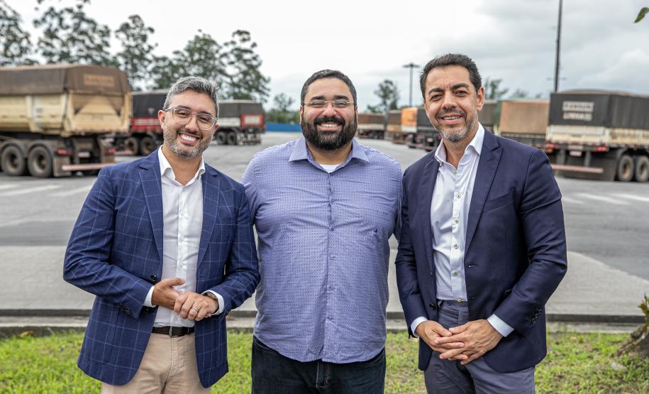 Portos do Paraná e de Santos assinam carta de intenções