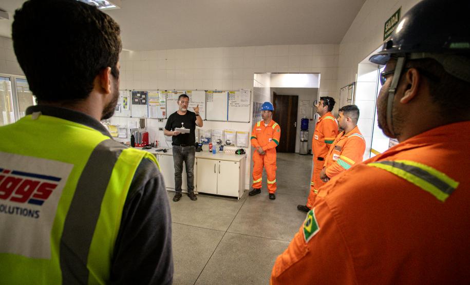 Simulado de atendimento a emergência química é realizado no Porto de Paranaguá