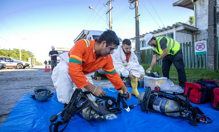 Simulado de atendimento a emergência química é realizado no Porto de Paranaguá