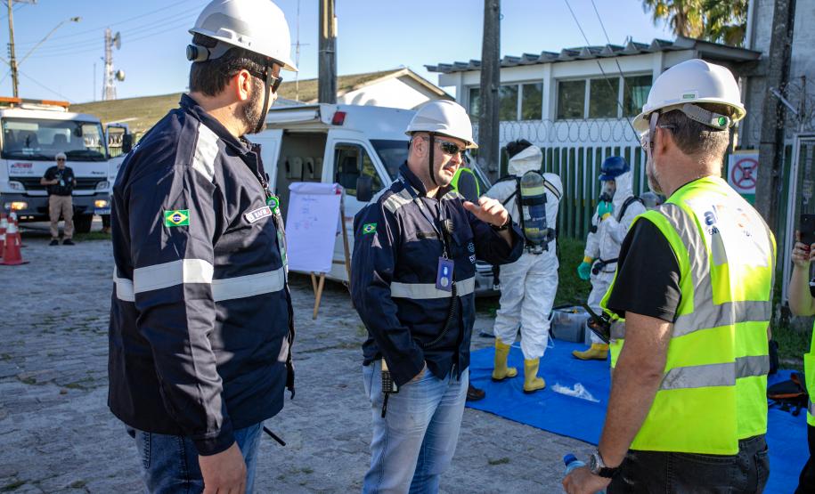 Simulado de atendimento a emergência química é realizado no Porto de Paranaguá