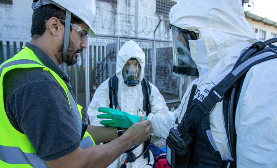 Simulado de atendimento a emergência química é realizado no Porto de Paranaguá