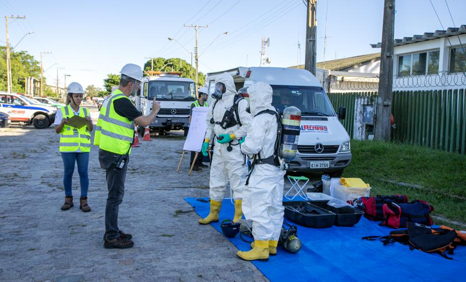 Simulado de atendimento a emergência química é realizado no Porto de Paranaguá