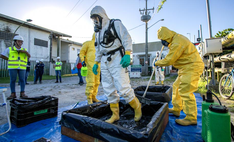 Simulado de atendimento a emergência química é realizado no Porto de Paranaguá