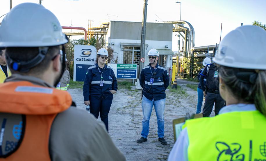 Simulado de atendimento a emergência química é realizado no Porto de Paranaguá