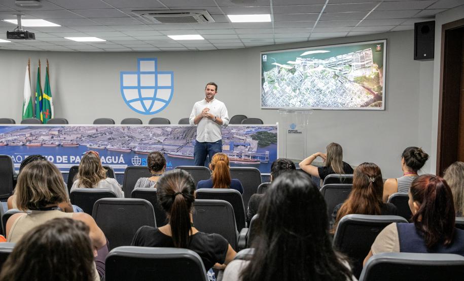 Aulão traz noção de defesa pessoal para mulheres da Portos do Paraná