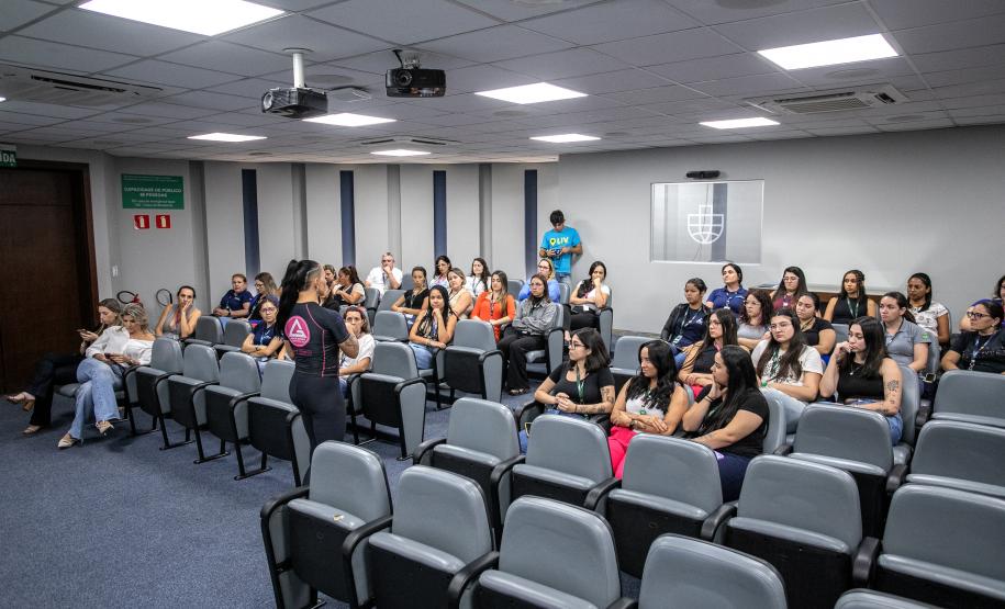 Aulão traz noção de defesa pessoal para mulheres da Portos do Paraná