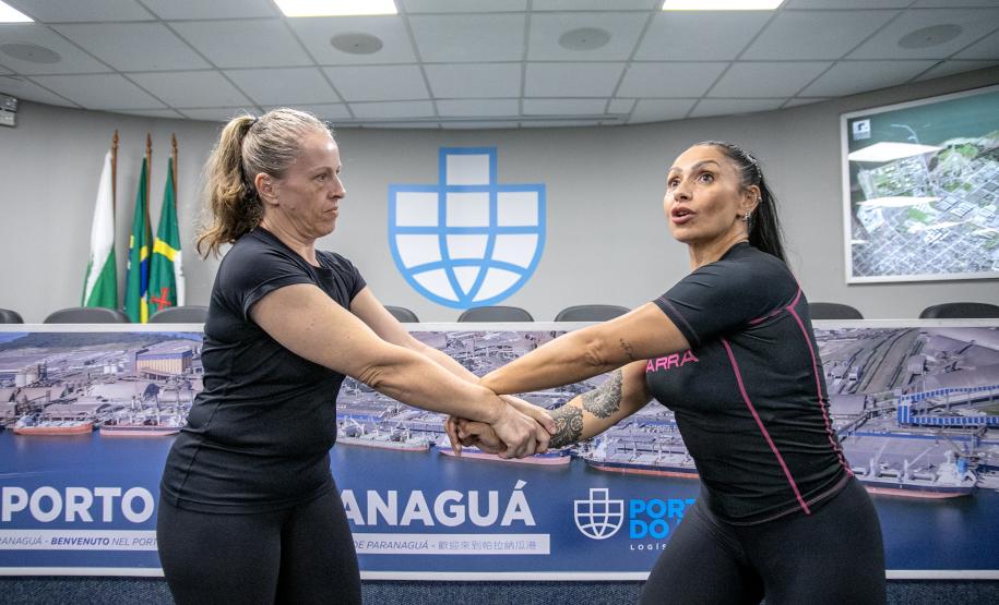 Aulão traz noção de defesa pessoal para mulheres da Portos do Paraná